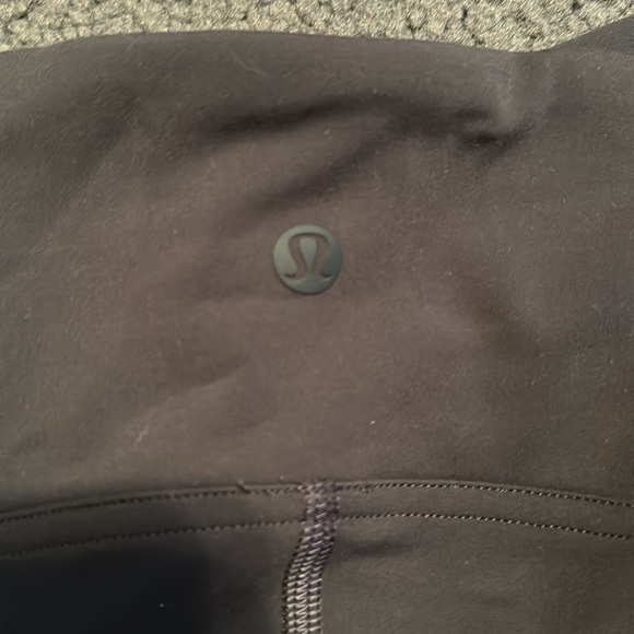 Lululemon grey leggings size 8 - Picture 2 of 2
